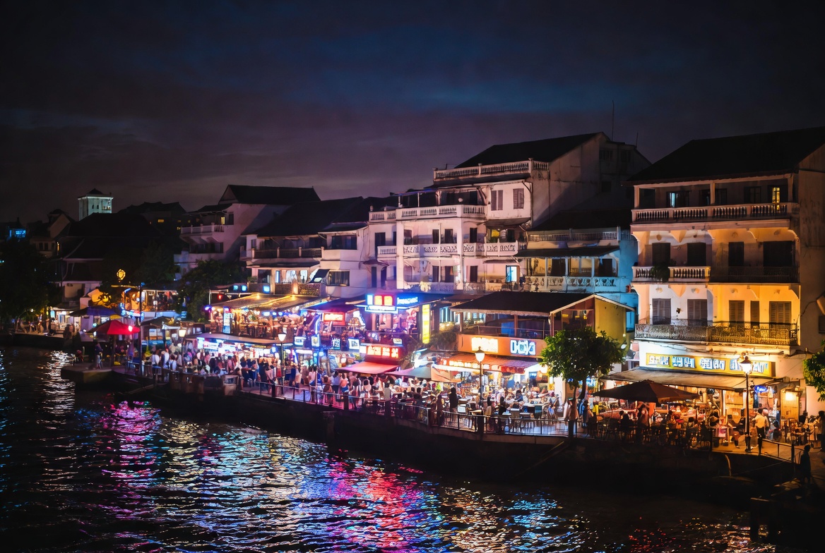 Riverside bars Phnom Penh