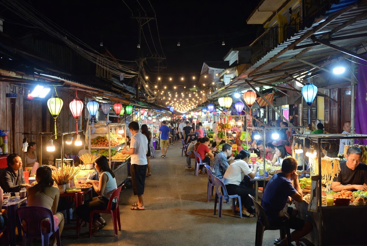 Phnom Penh night market food